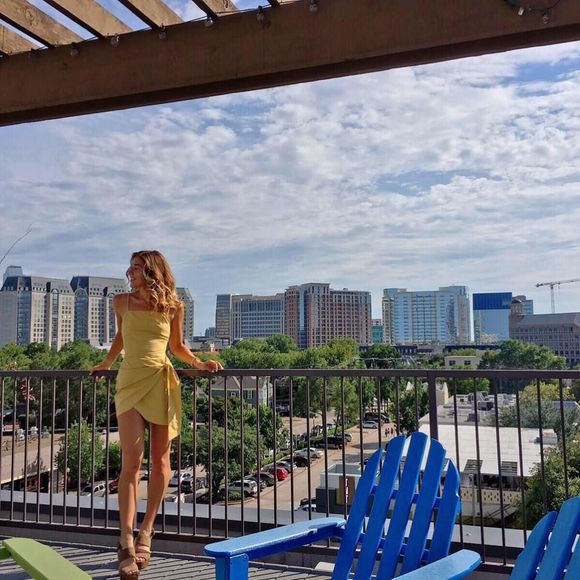 Meet your Posher, Lisa - Picture 1 of 1